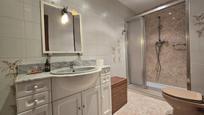 Bathroom of Flat for sale in  Logroño  with Air Conditioner, Heating and Parquet flooring