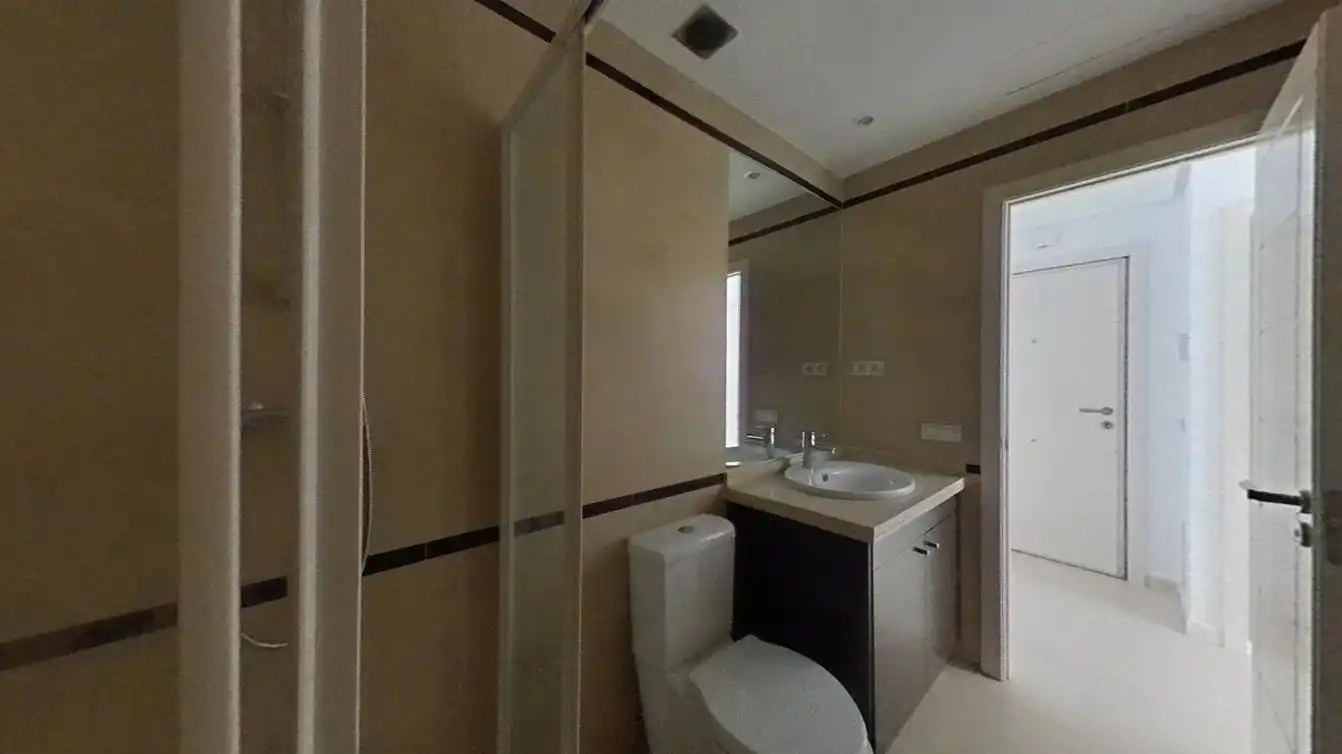 Bathroom of Apartments for sale in Madrid  with Air Conditioner, Storage room and Washing machine