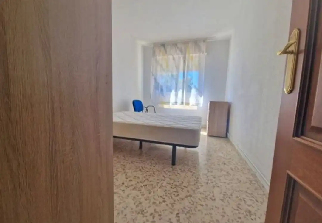 Bedroom of Flat for rent in Zaidín