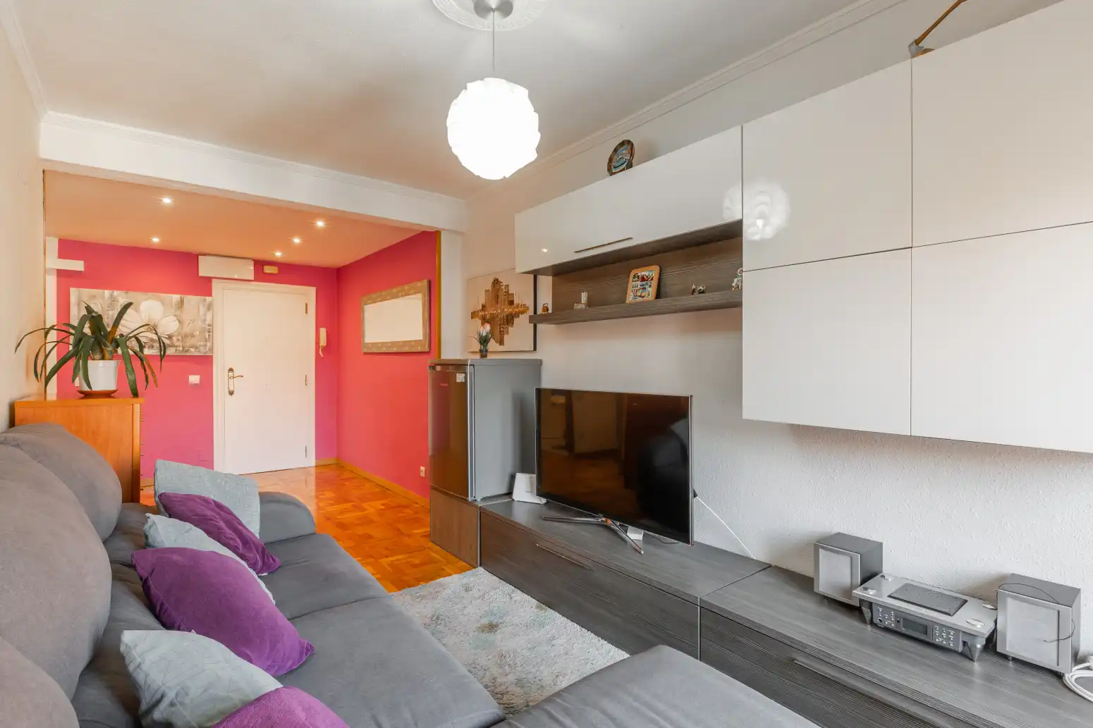 Living room of Flat for sale in  Pamplona / Iruña  with Heating, Parquet flooring and Balcony