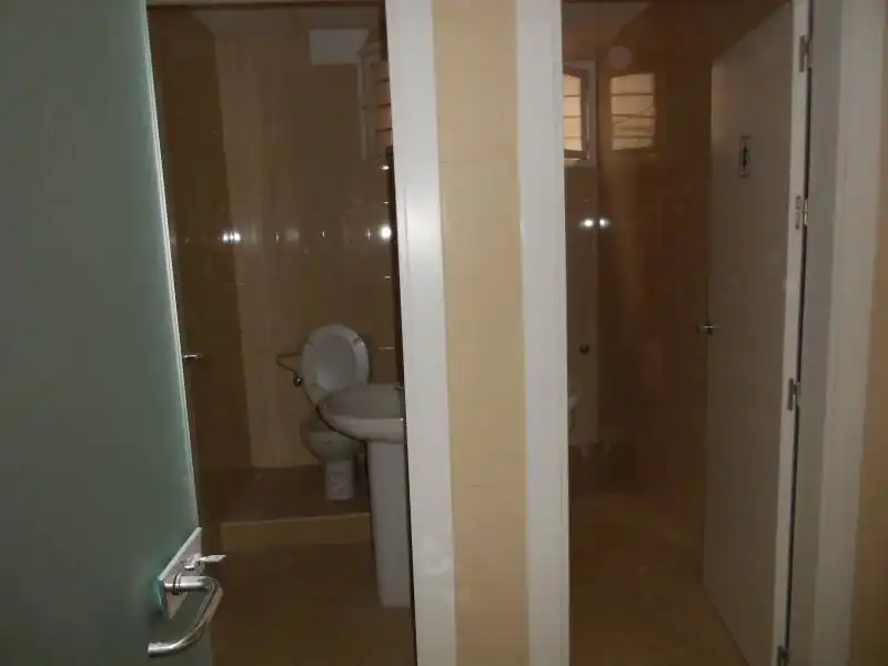 Baño de Oficina de alquiler en Murcia
