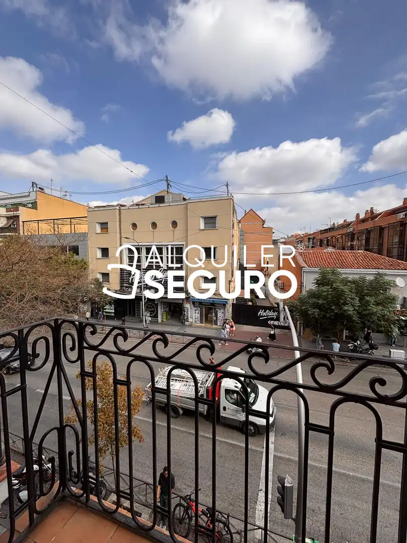 Außenansicht von Wohnung zur Miete in Puente de Vallecas