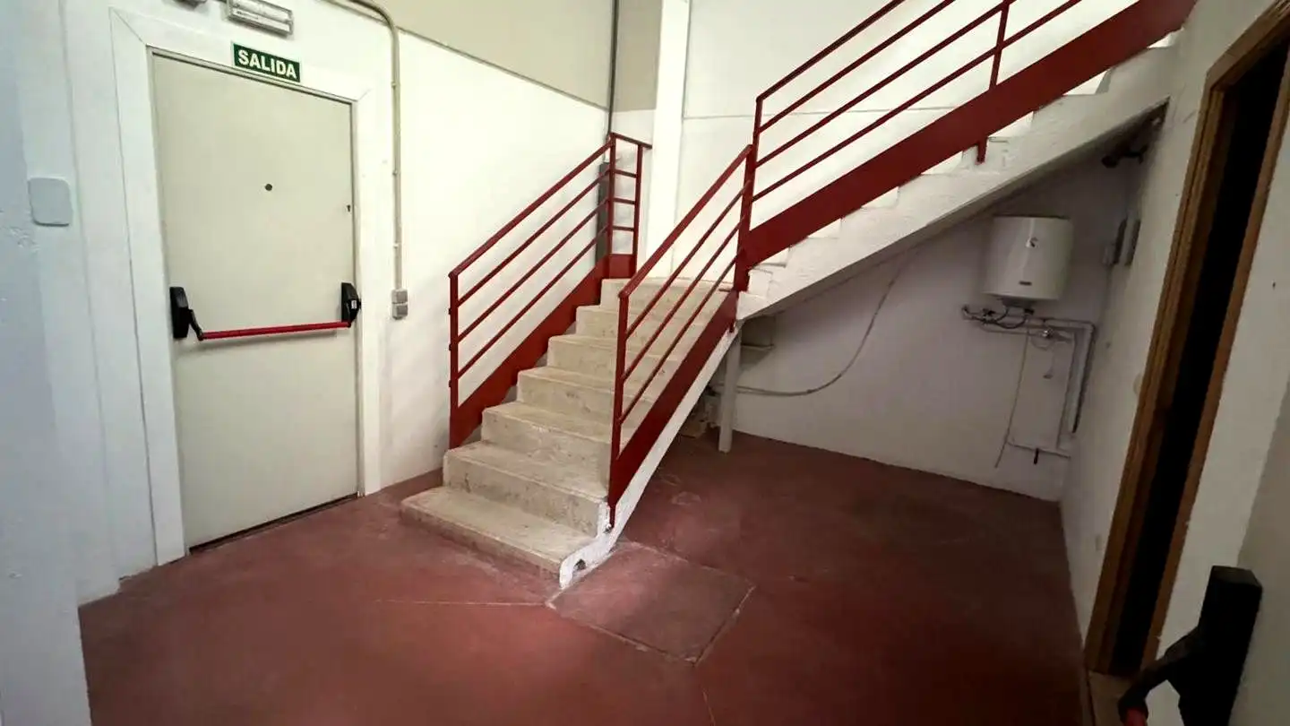 Nau industrial de lloguer a Calle Tales de Mileto, imagen 3