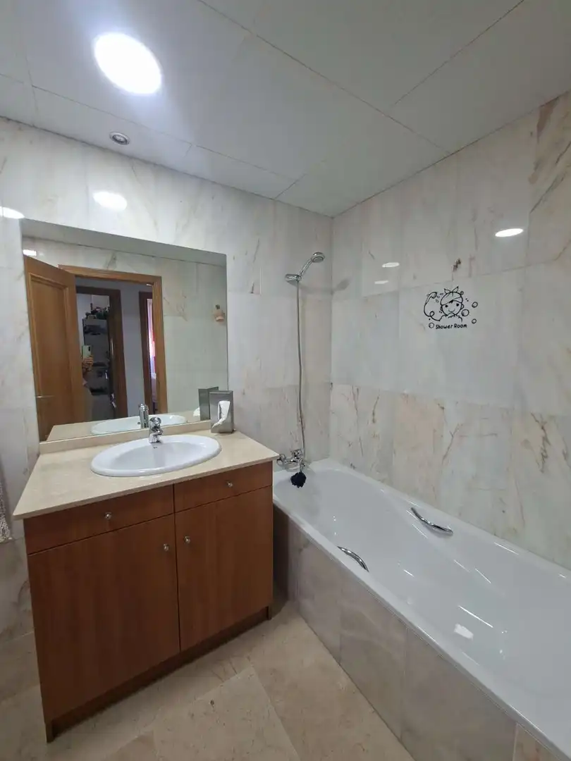 Bany de Pis en venda en Mijas amb Aire condicionat, Calefacció i Terrassa