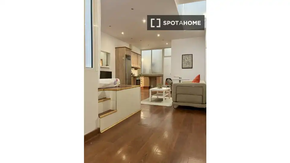 Flat with terrace to rent in Sants - Montjuïc