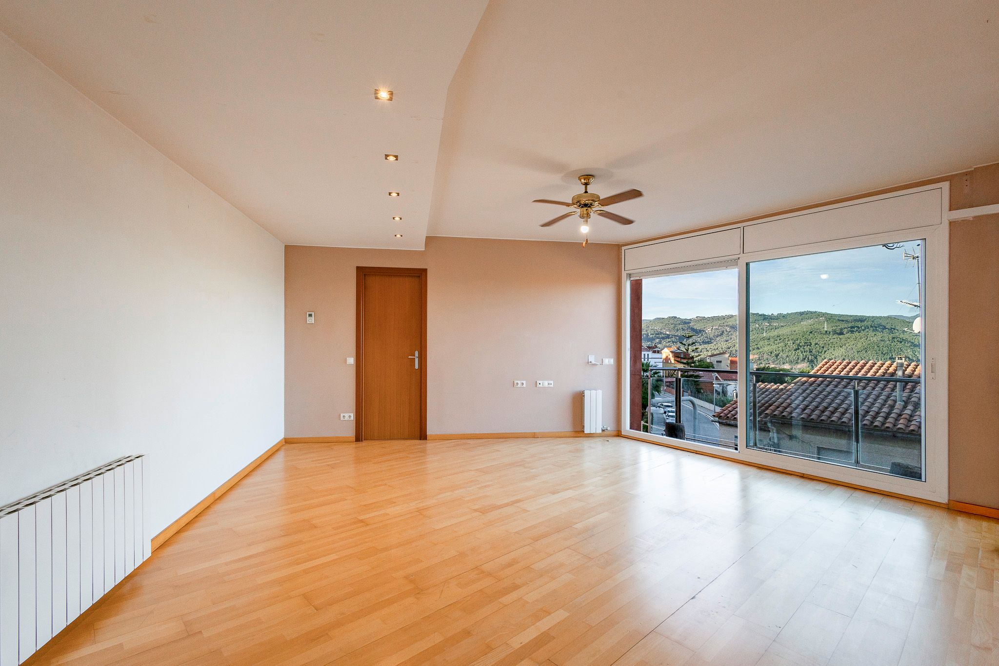 Sala d'estar de Apartament en venda en El Papiol amb Aire condicionat, Calefacció i Terrassa