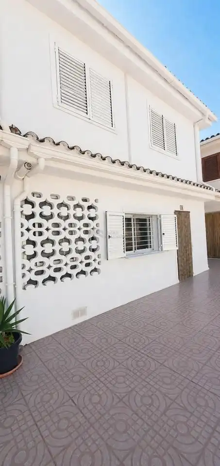 Vista exterior de Casa o xalet de lloguer en Benicasim / Benicàssim amb Aire condicionat, Terrassa i Moblat