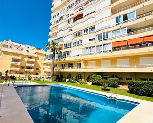 Außenansicht von Wohnung miete in Fuengirola mit Heizung, Schwimmbad und Möbliert