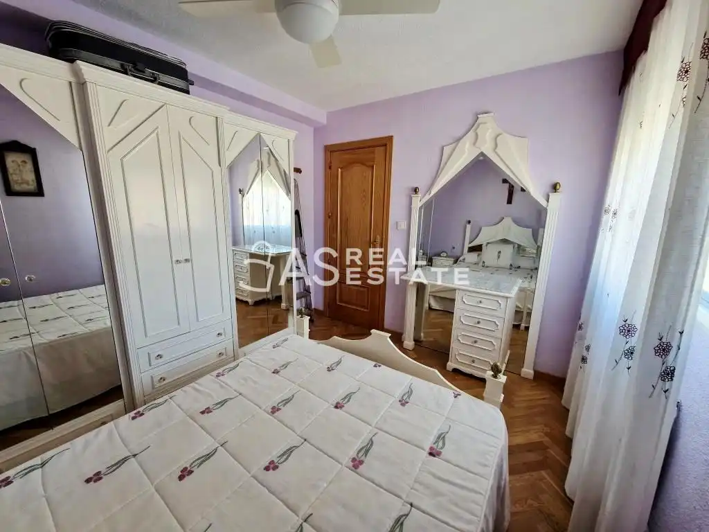 Schlafzimmer von Wohnung zum Verkauf in Móstoles mit Möbliert