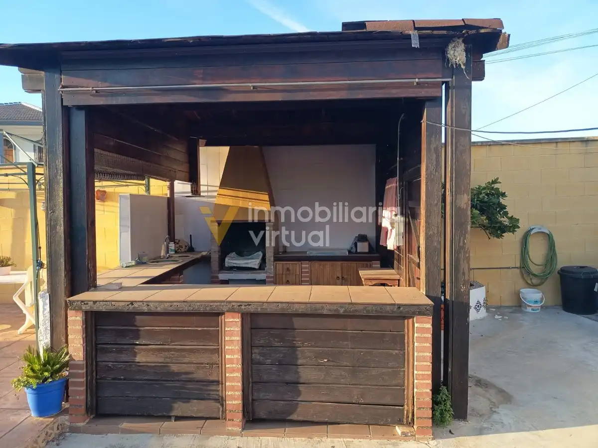 Casa o chalet en venta en Lucena con Piscina y Amueblado