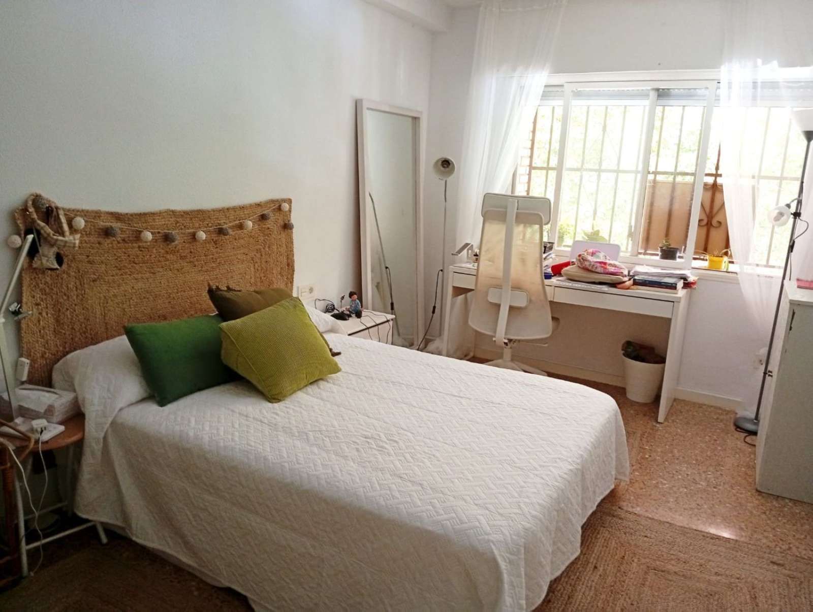 Dormitori de Pis per a compartir en  Almería Capital amb Aire condicionat i Terrassa