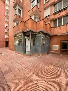 Local comercial de lloguer a Pintor Aurelio Verá-Fajardo Kalea 2, imagen 2