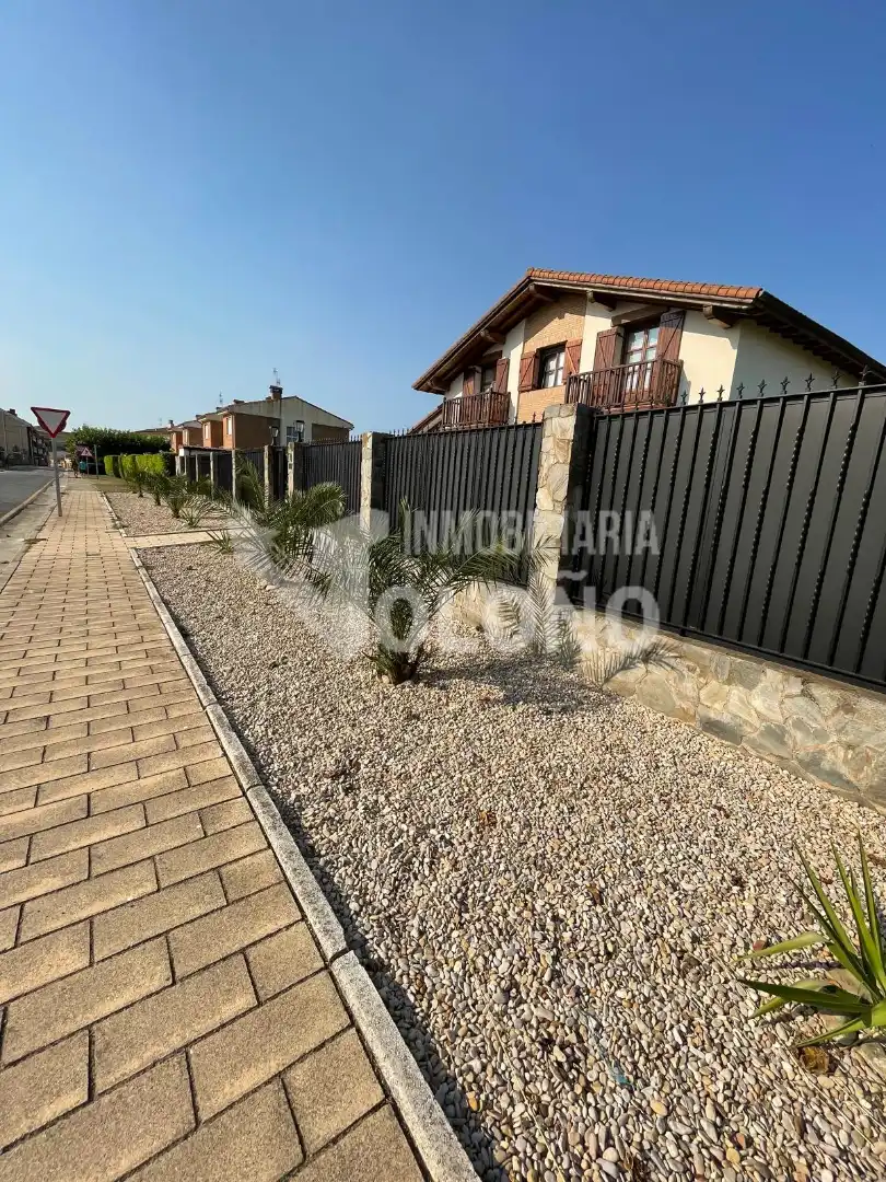 Casa o chalet en venta en Cuzcurrita de Río Tirón con Calefacción, Jardín privado y Parquet