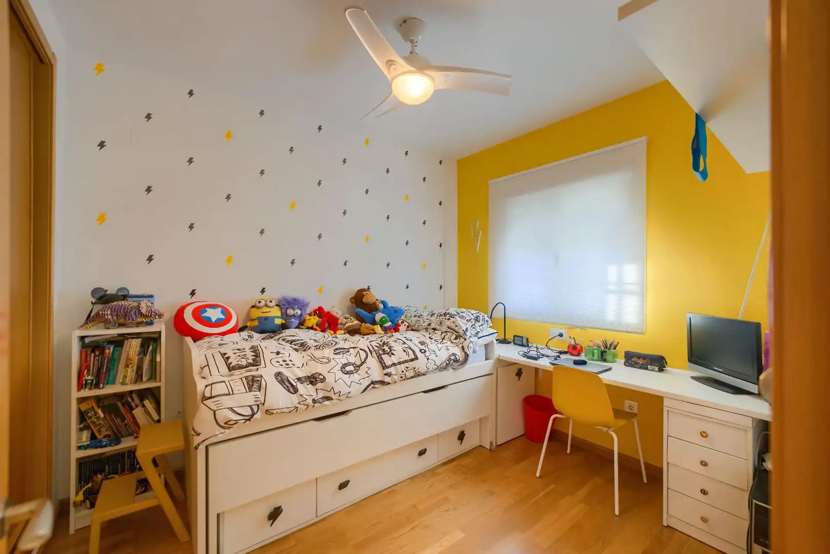 Habitación de Casa adosada en venta en Bormujos con Aire acondicionado, Jardín privado y Terraza