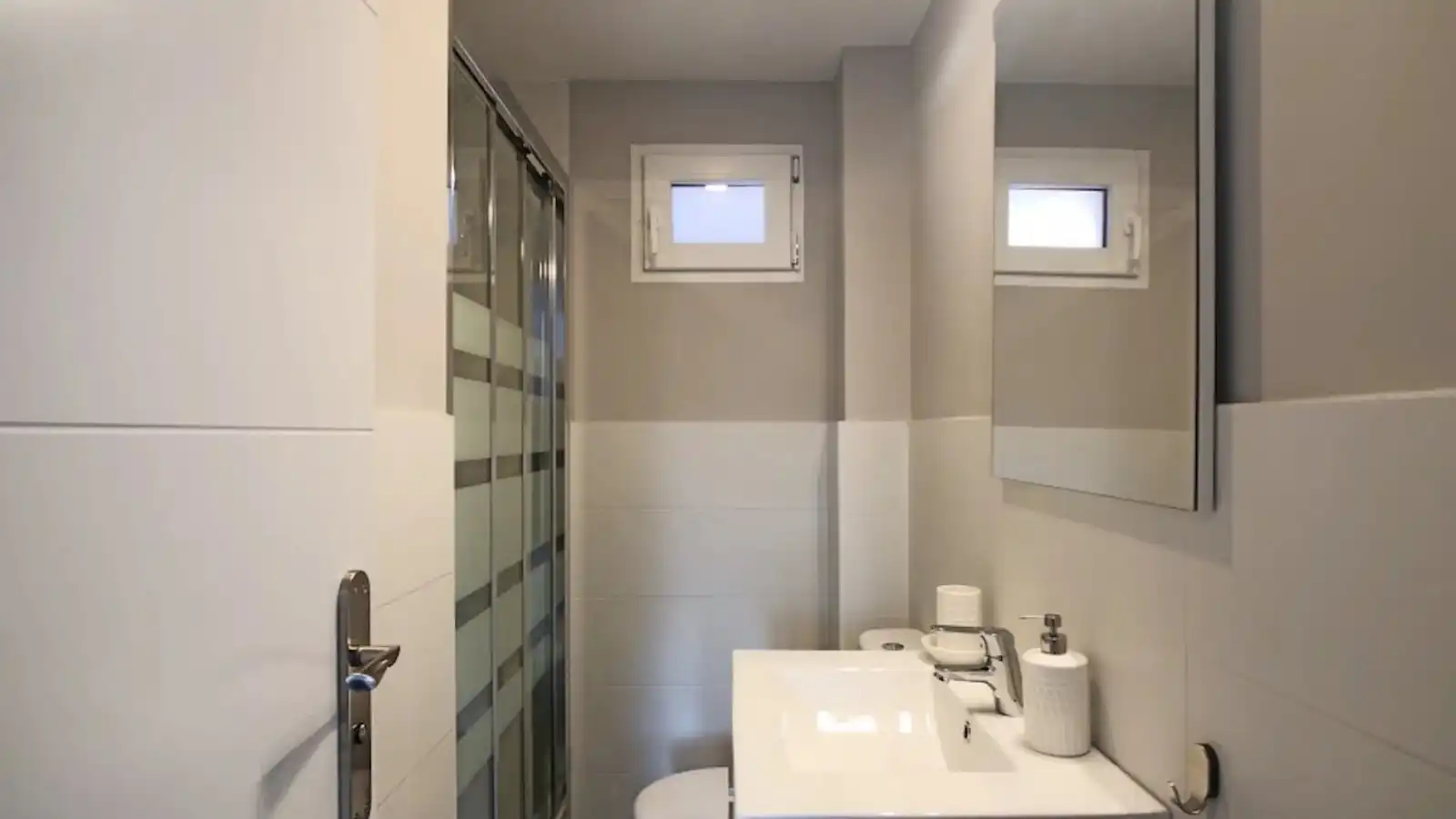 Badezimmer von Wohnung zur Miete in Latina