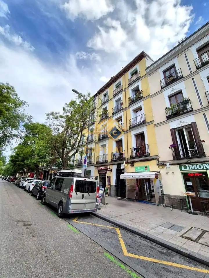 Exterior view of Flat for sale in Madrid  with Air Conditioner, Heating and Balcony