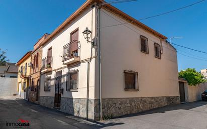 Vista exterior de Casa adosada en venda en Ogíjares amb Jardí privat, Terrassa i Traster