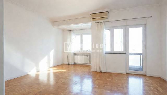 Piso en Venta en de Ríos Rosas en Ríos Rosas - Nuevos Ministerios