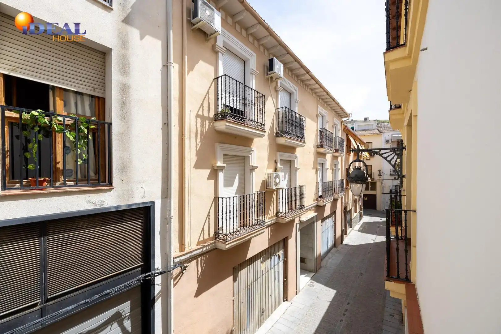 Vista exterior de Pis en venda en Alcalá la Real amb Terrassa