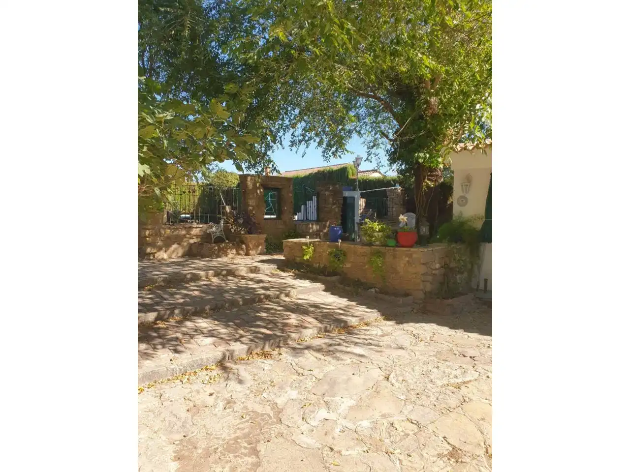 Vista exterior de Casa o xalet en venda en Úbeda amb Aire condicionat, Calefacció i Jardí privat