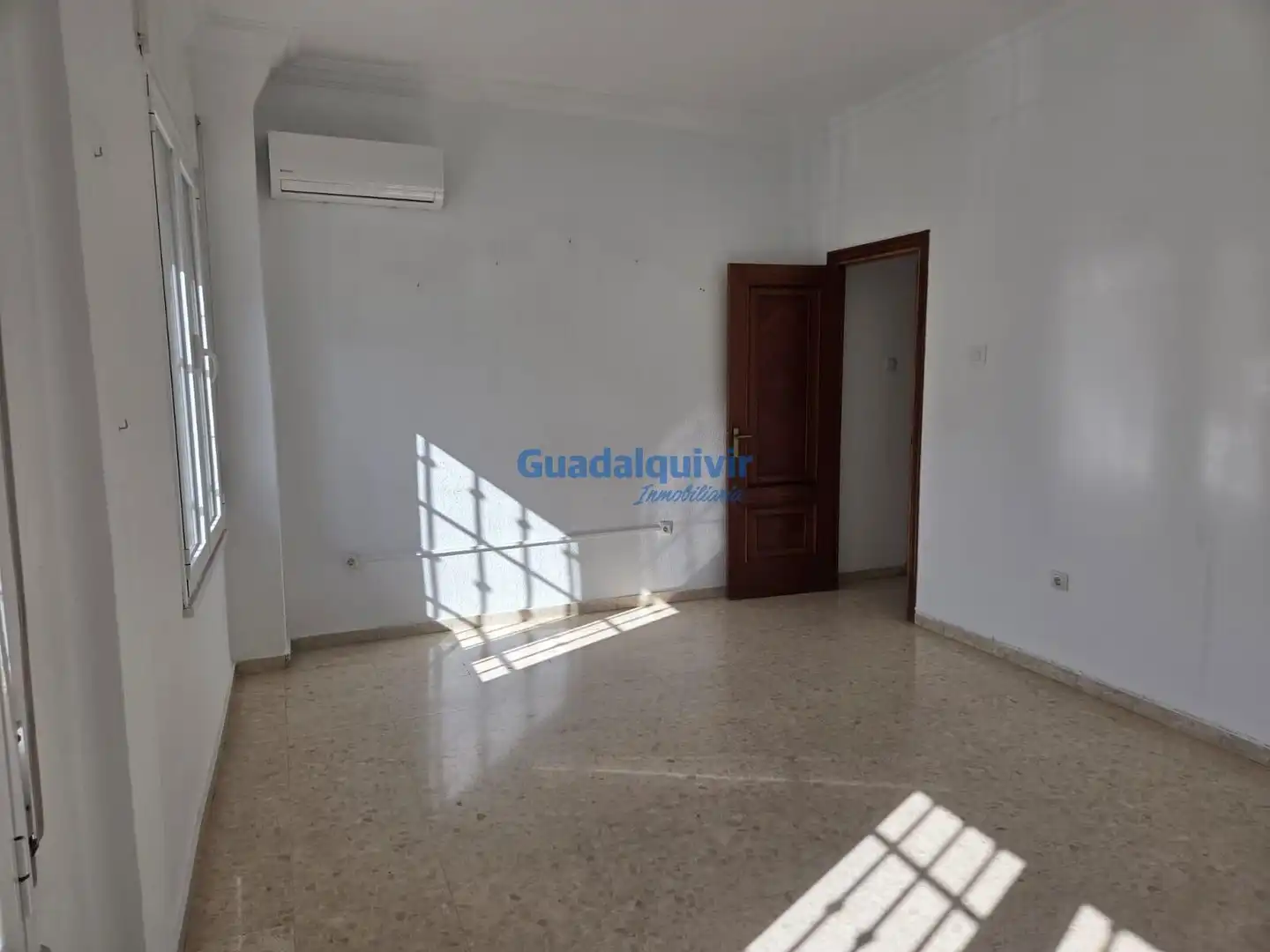Wohnung zur Miete in EDUARDO DATO, La Buhaira