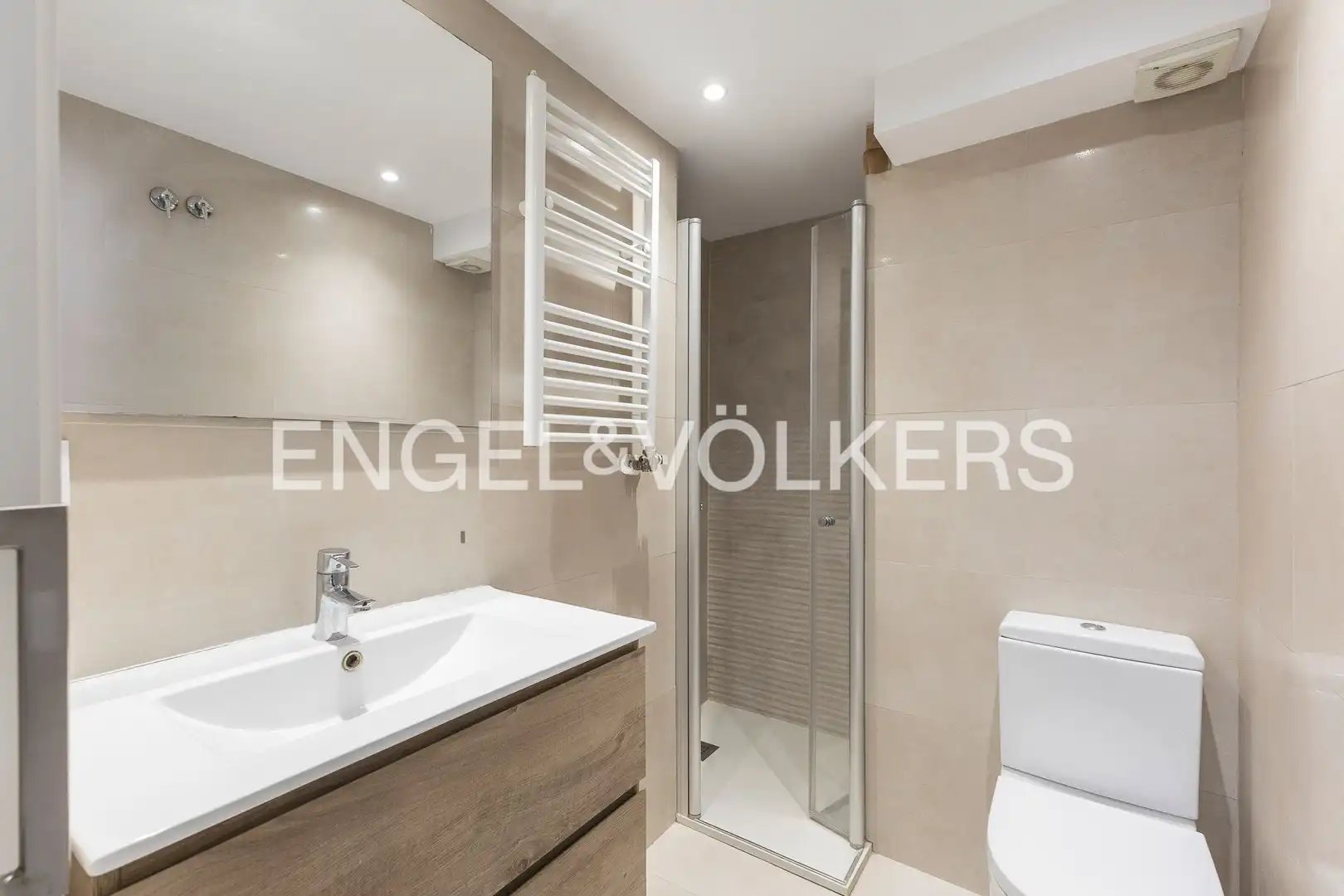 Baño de Piso en venta en Barcelona con Aire acondicionado, Calefacción y Parquet