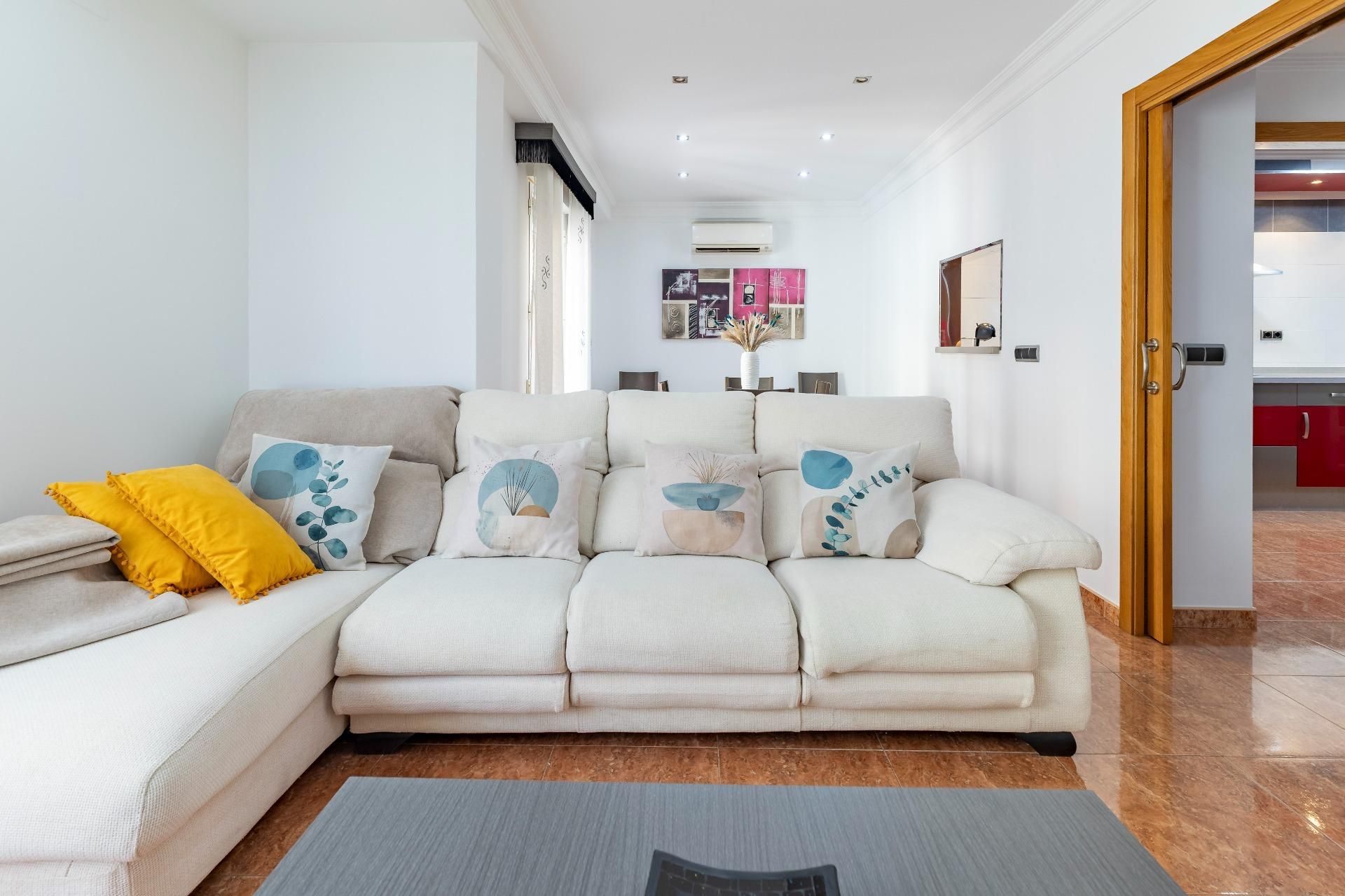 Living room of Flat for sale in La Pobla Llarga  with Air Conditioner, Terrace and Balcony