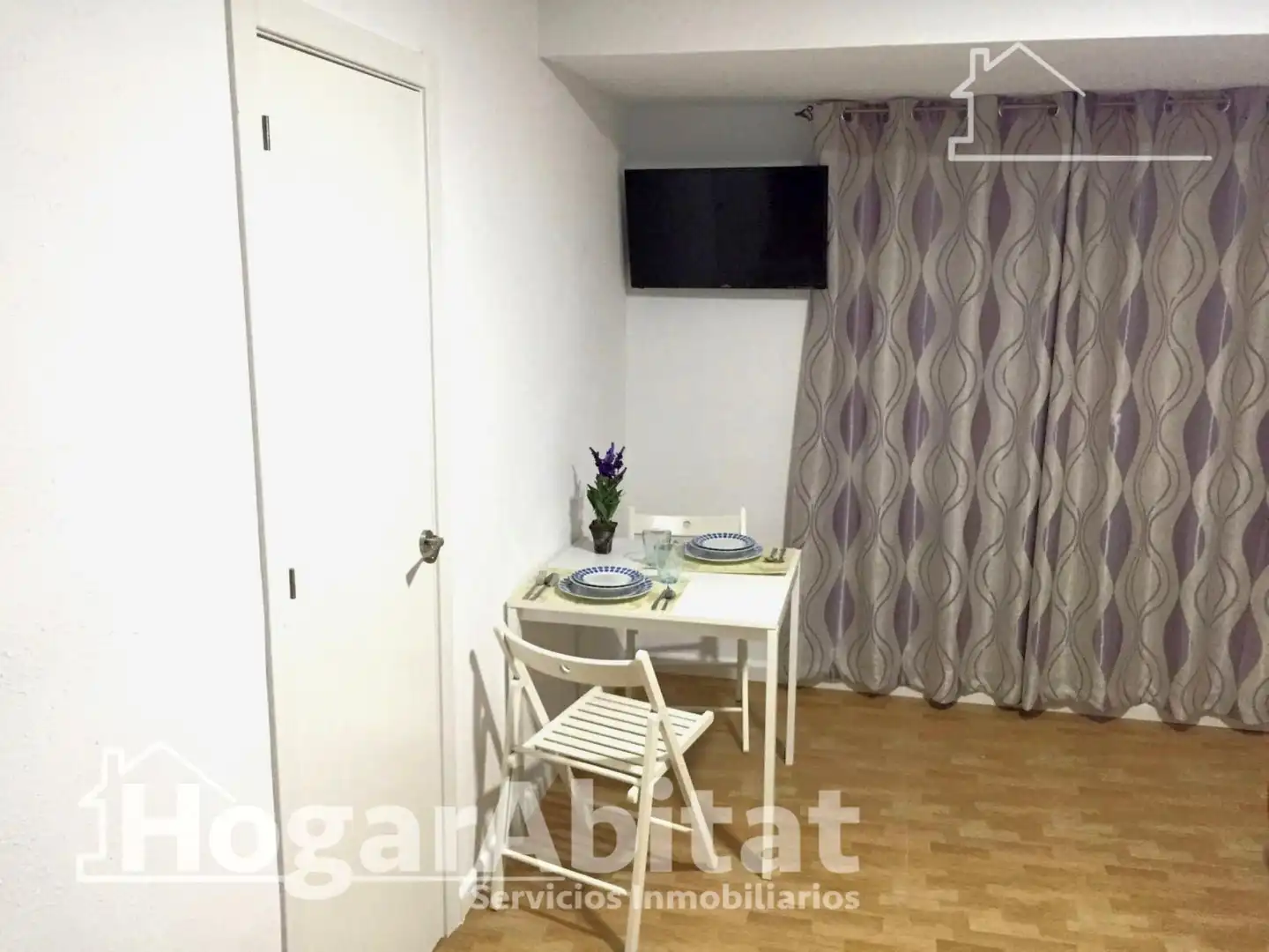 Habitación de Piso en venta en Valencia con Calefacción y Balcón