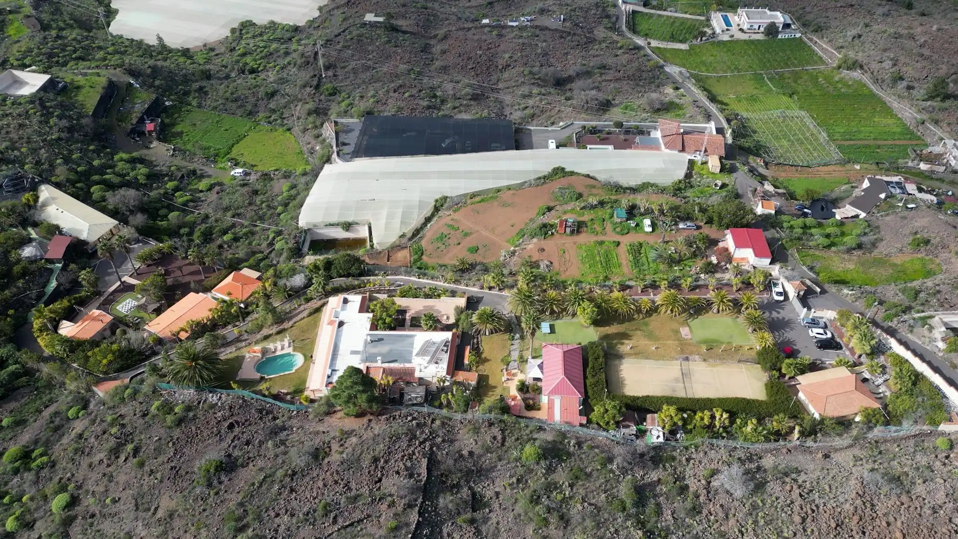 Vista exterior de Casa o xalet en venda en Guía de Isora amb Calefacció, Jardí privat i Moblat