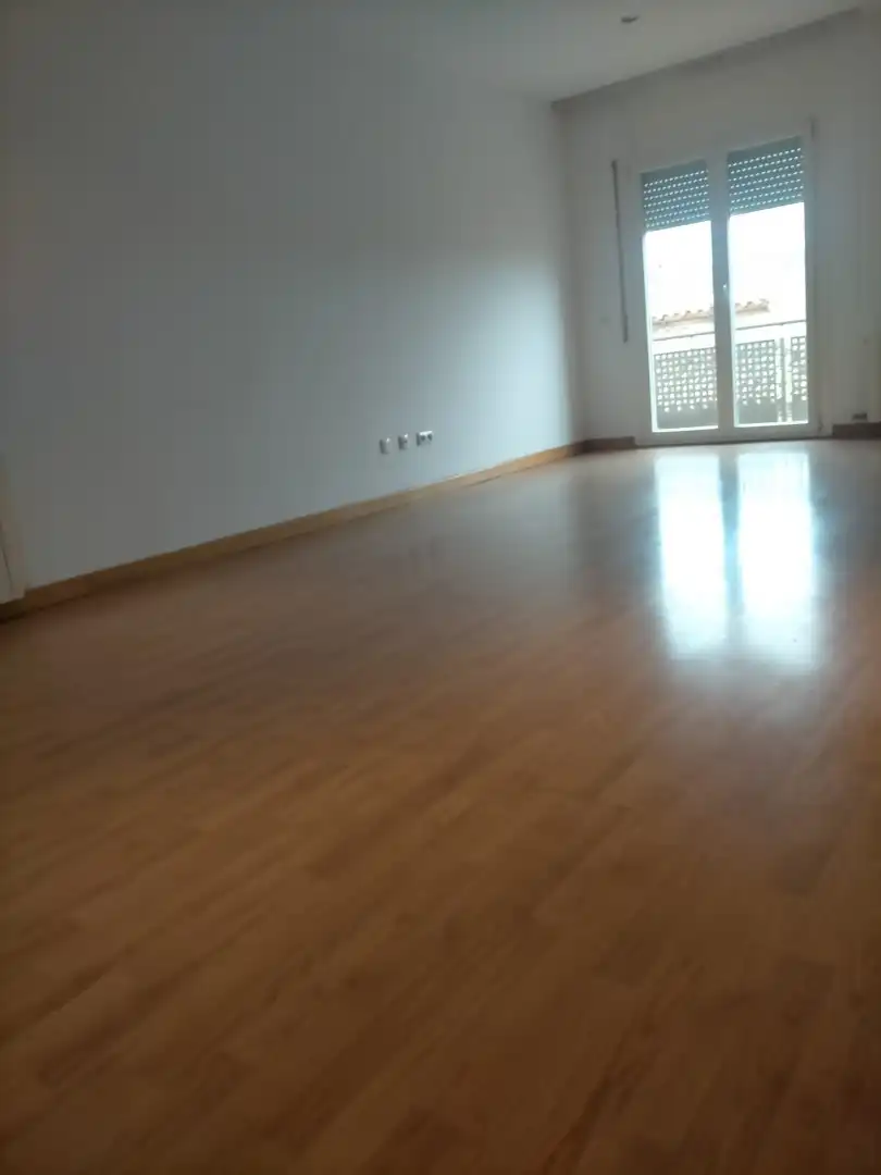 Living room of Flat for sale in Castelló d'Empúries  with Air Conditioner, Heating and Parquet flooring