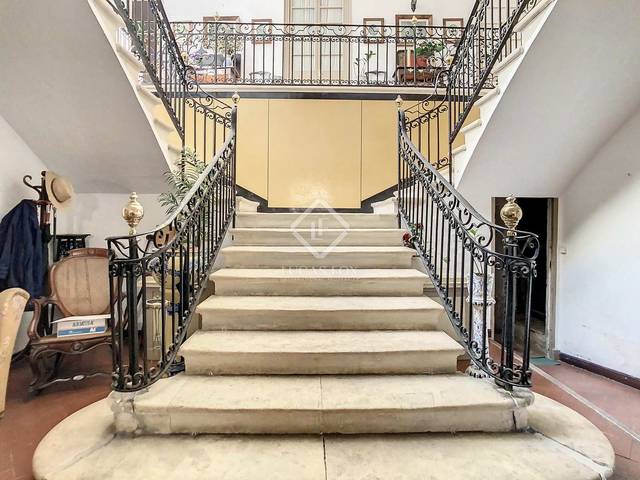 Casa-chalet en Venta en Centre Històric