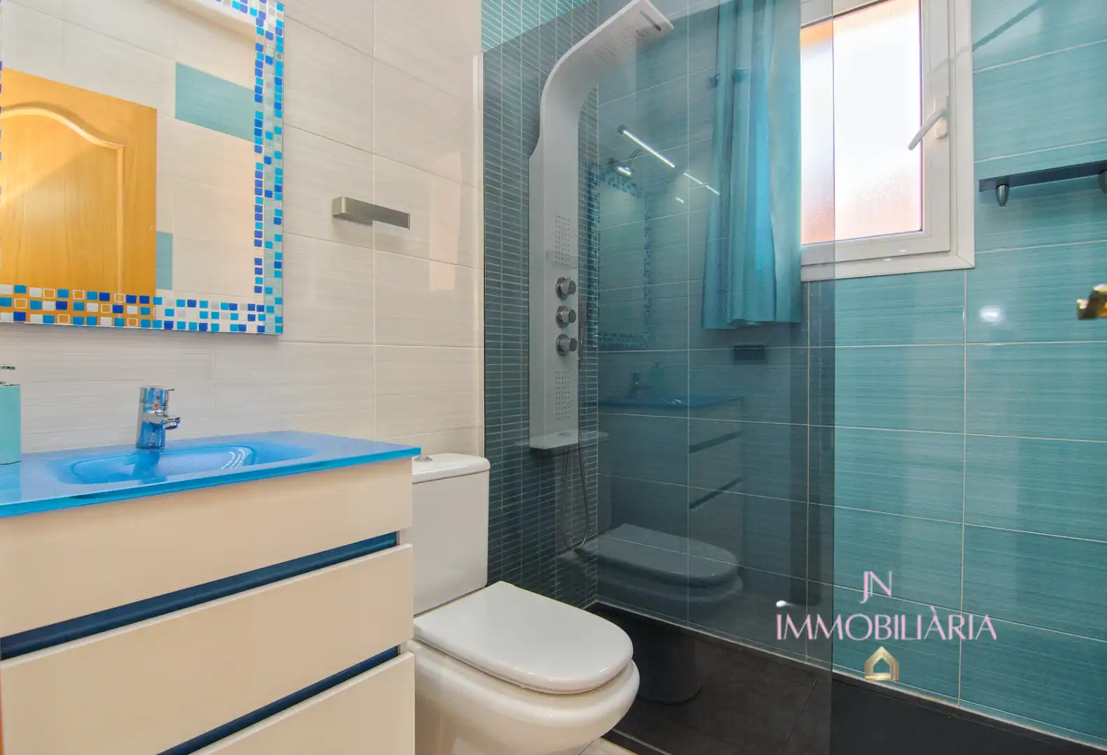 Badezimmer von Maisonette zum Verkauf in Esparreguera mit Klimaanlage, Heizung und Terrasse