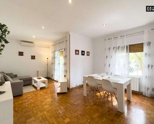 Living room of Apartment to share in  Barcelona Capital  with Air Conditioner and Terrace