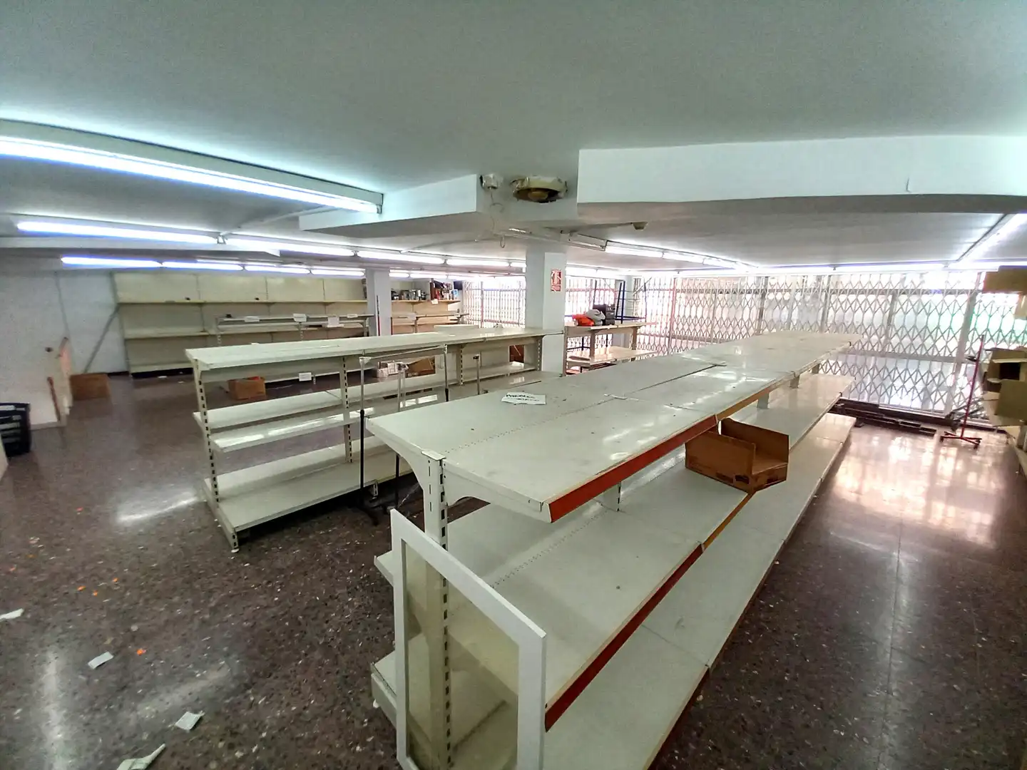 Local en venda en L'Hospitalet de Llobregat amb Parquet