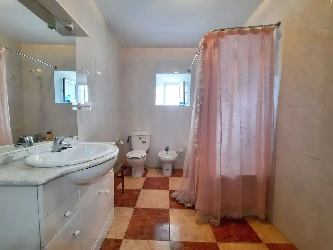 Bathroom of Houses for sale in Alía  with Balcony