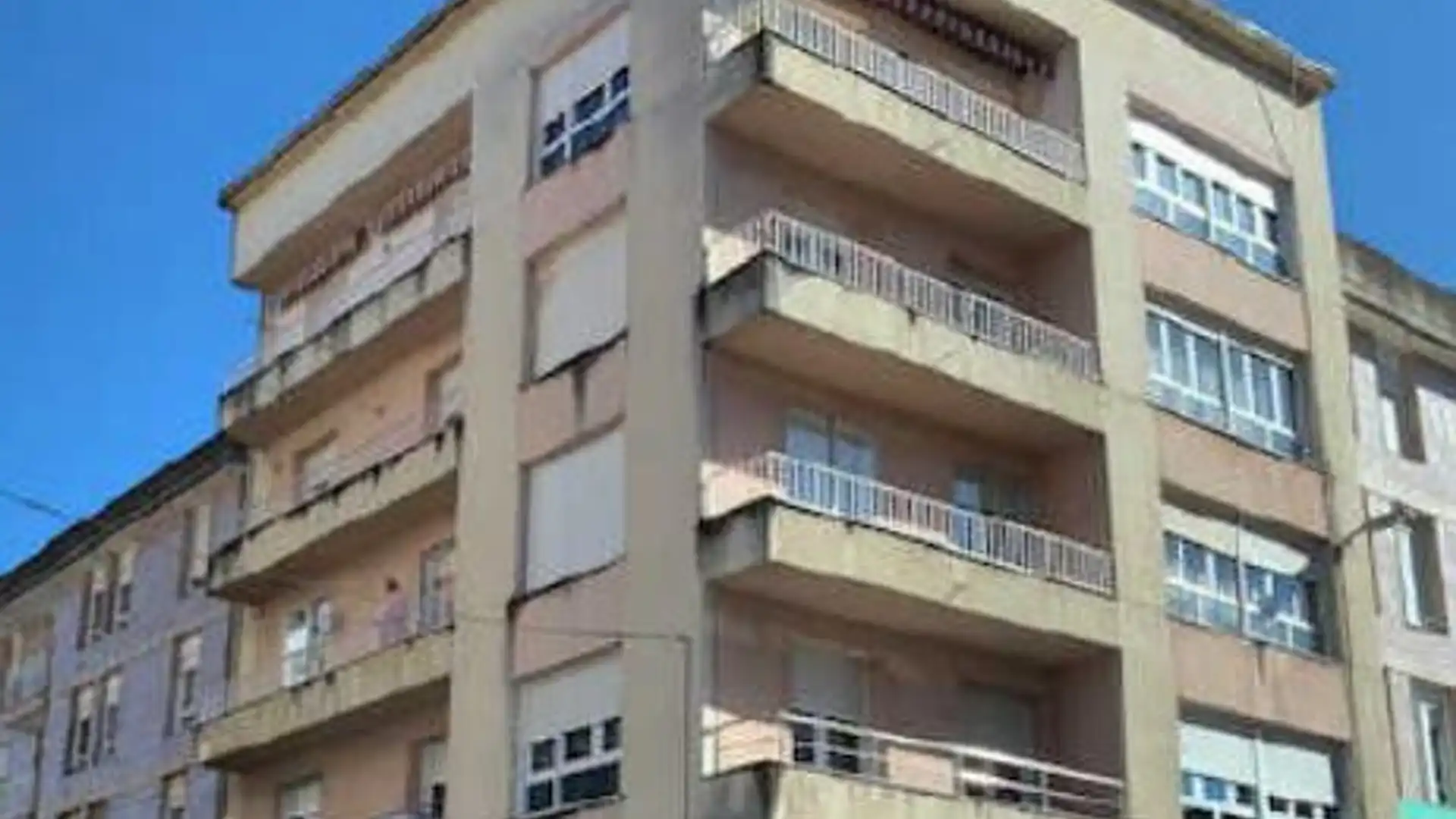 Vista exterior de Piso en venta en Los Corrales de Buelna 