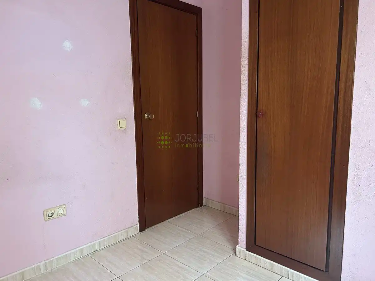 Piso en venta en Castellón de la Plana / Castelló de la Plana con Aire acondicionado, Calefacción y Trastero