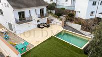 Piscina de Casa o xalet en venda en Corbera de Llobregat amb Aire condicionat, Terrassa i Piscina