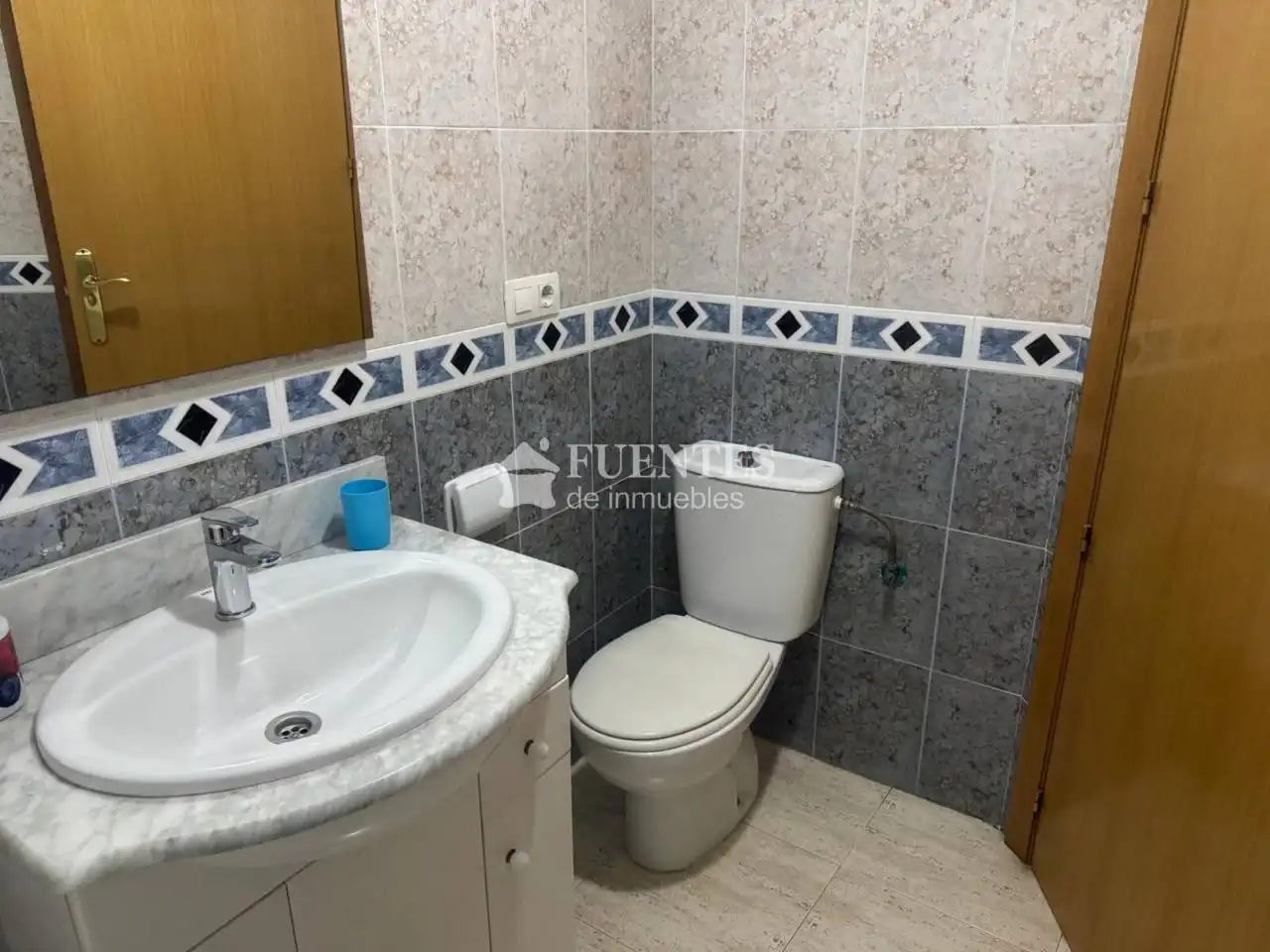 Baño de Piso de alquiler en Alicante / Alacant con Amueblado y Balcón