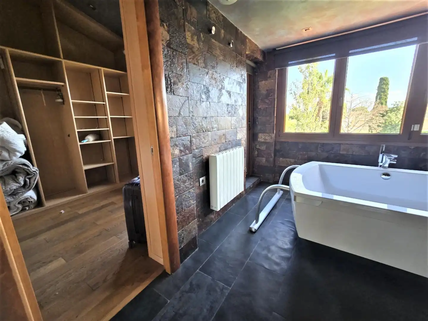 Bany de Casa o xalet de lloguer en Málaga amb Aire condicionat, Jardí privat i Terrassa