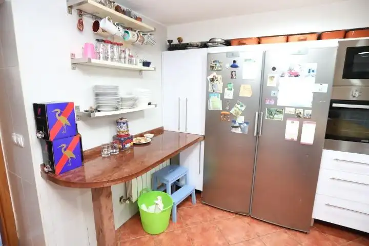 Cuina de Finca rústica en venda en Quirós amb Calefacció, Jardí privat i Terrassa