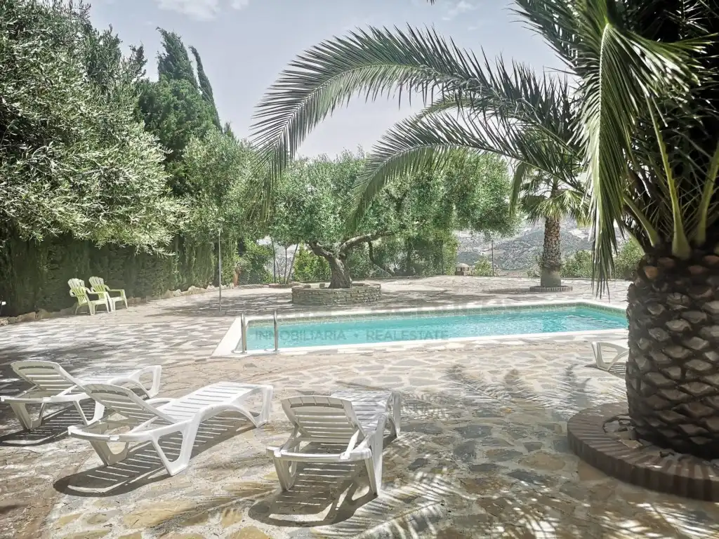 Piscina de Finca rústica en venda en Zahara