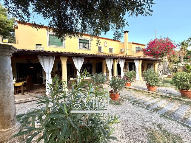 Casa-chalet en Venta en Calle chopo, del en Vistahermosa