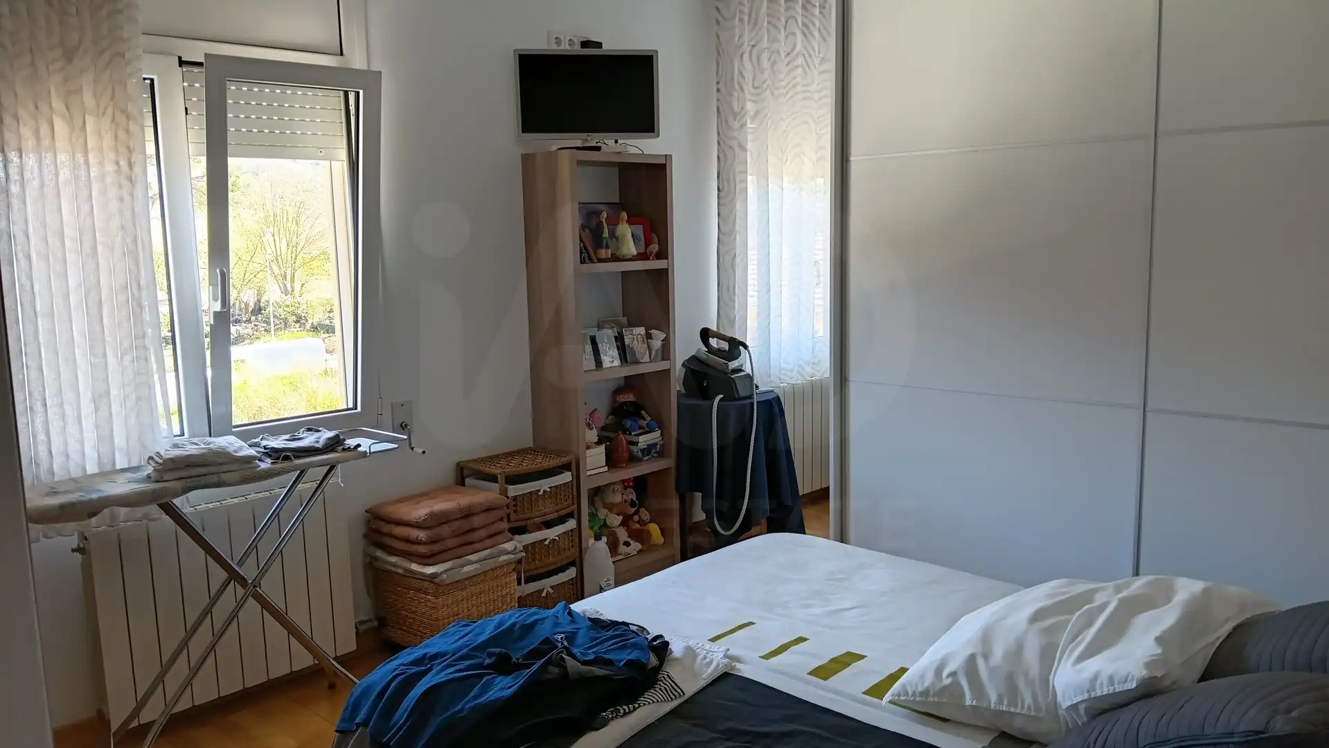 Dormitori de Casa o xalet en venda en Olot amb Aire condicionat, Calefacció i Terrassa