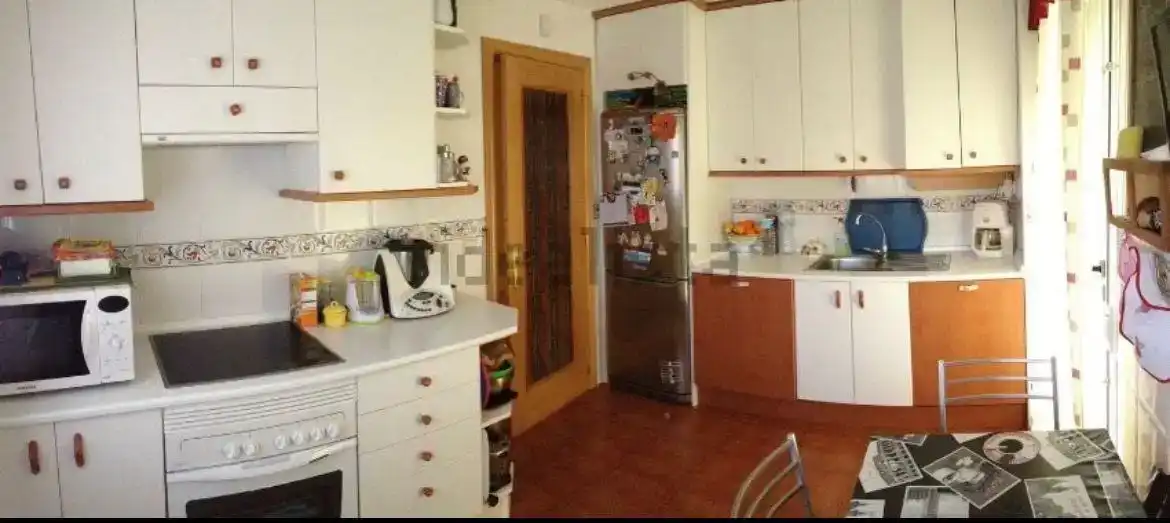 Cuina de Casa o xalet en venda en Magaz de Pisuerga amb Piscina i Balcó