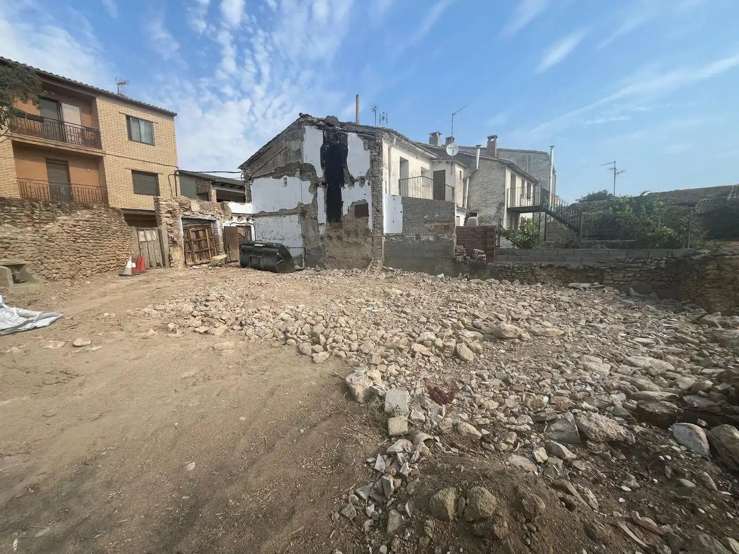 Land for sale in Laluenga