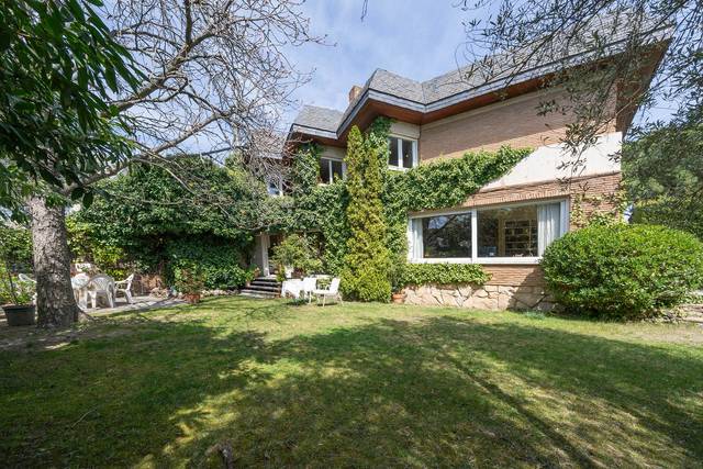 Casa adosada en Venta en Aravaca