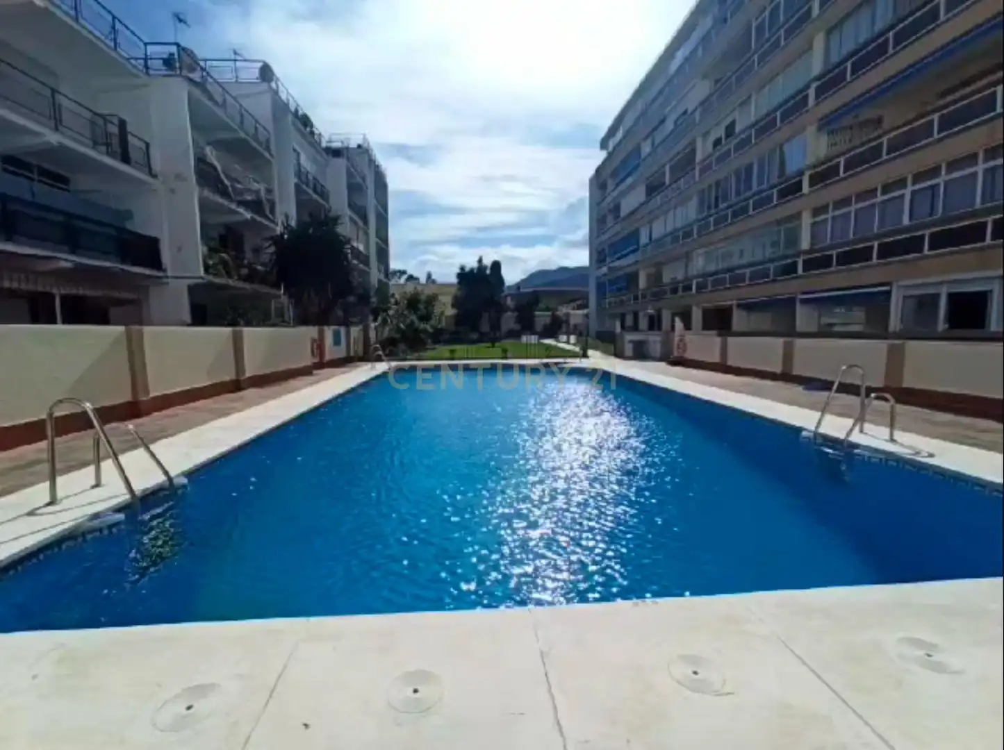 Piscina de Local en venta en Torremolinos con Aire acondicionado y Amueblado