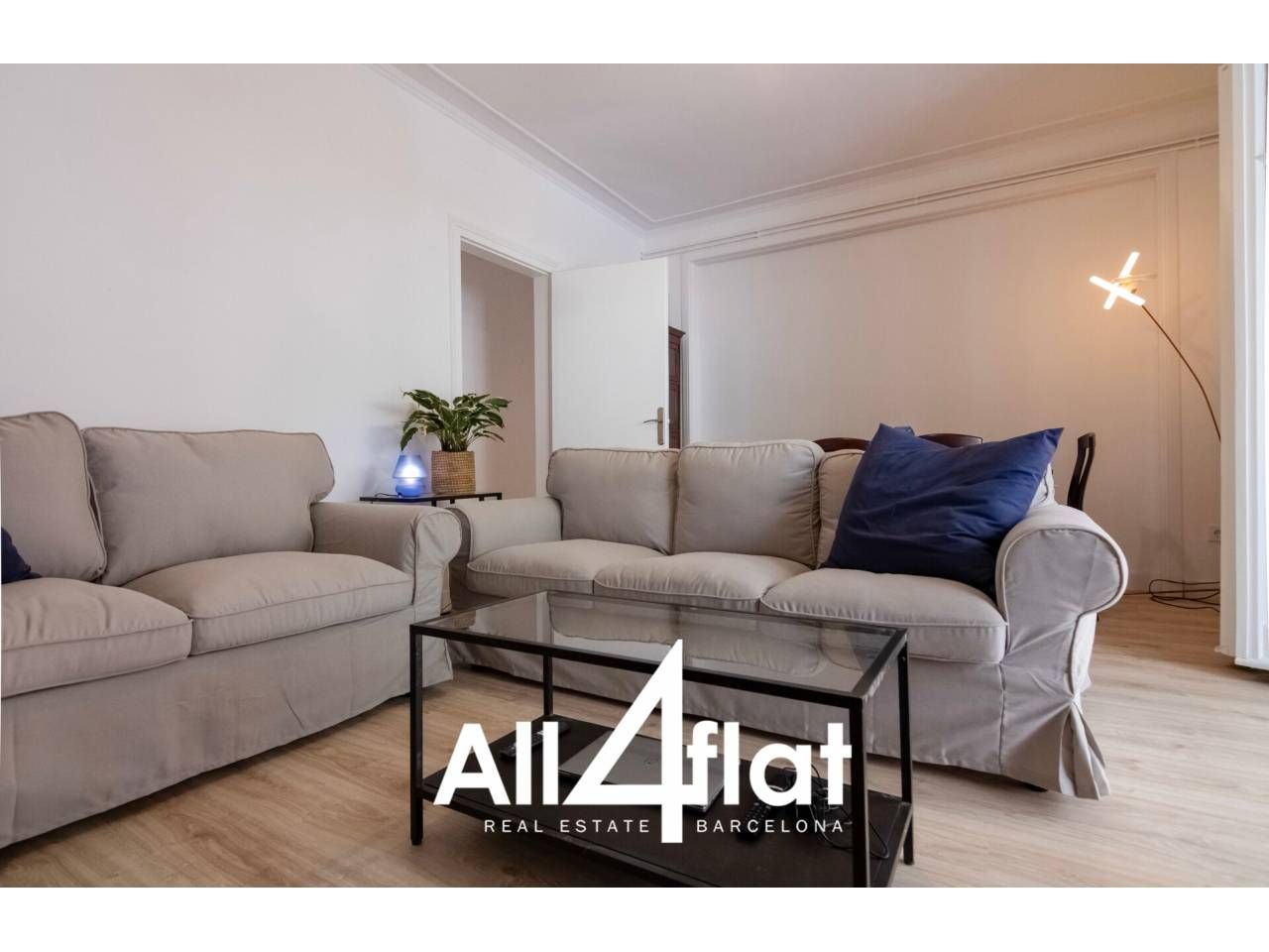 Living room of Flat to rent in  Barcelona Capital  with Heating, Parquet flooring and Terrace