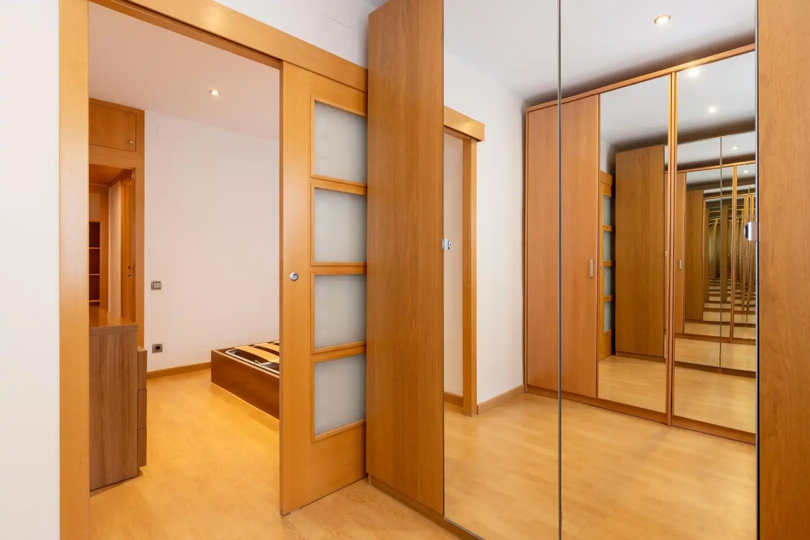 Flat for sale in Barcelona  with Air Conditioner, Heating and Parquet flooring